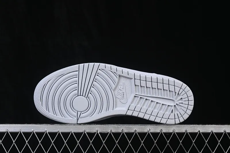 All categories Air Jordan Jordan series basketball shoes Air Jordan 1 Low Air Jordan 1 Low AJ1 Joe 1 white gray blue hook low-top retro cultural basketball shoes 553558-400
